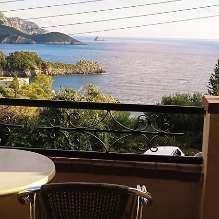 Vassilis Apartments Palaiokastritsa Esterno foto