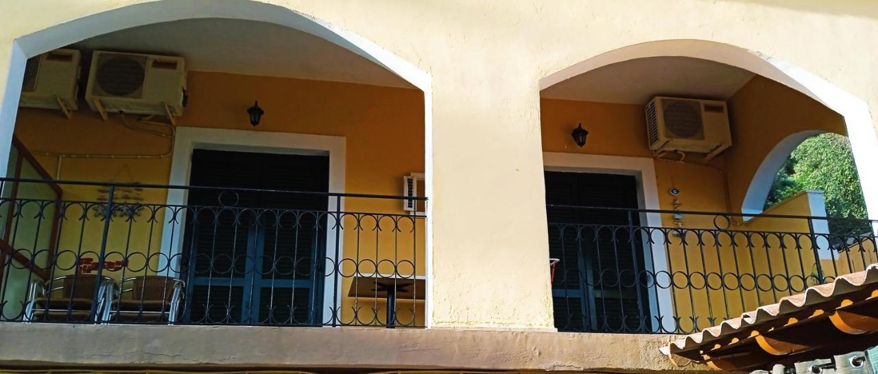 Vassilis Apartments Palaiokastritsa Esterno foto