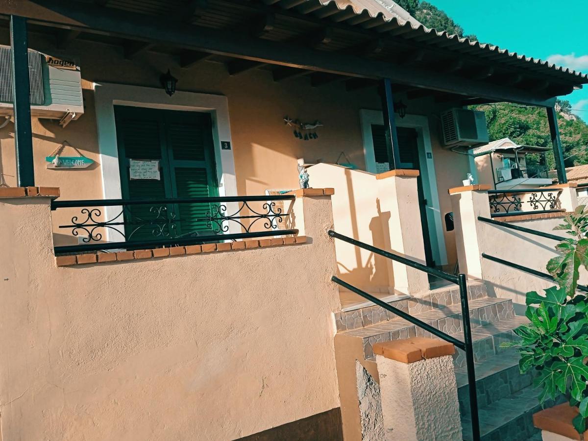 Vassilis Apartments Palaiokastritsa Esterno foto