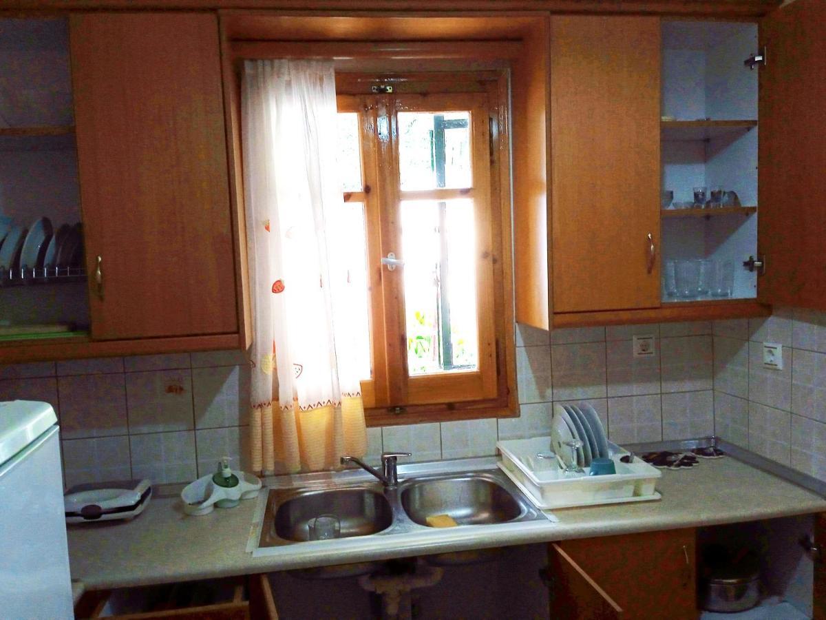 Vassilis Apartments Palaiokastritsa Esterno foto