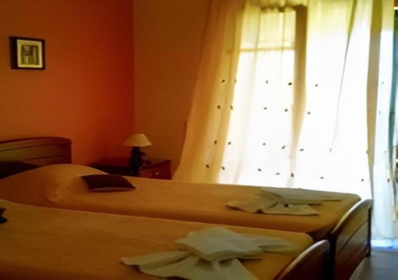 Vassilis Apartments Palaiokastritsa Esterno foto